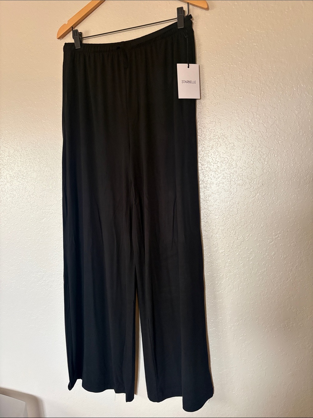 Starbelle Black Wide-Leg athletic or lounge Pull-On Pants